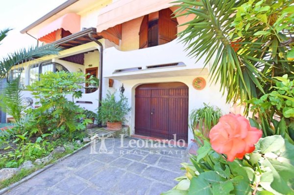 casa indipendente in vendita a Seravezza in zona Querceta