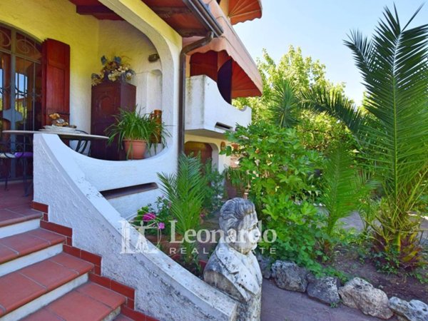 casa indipendente in vendita a Seravezza in zona Querceta