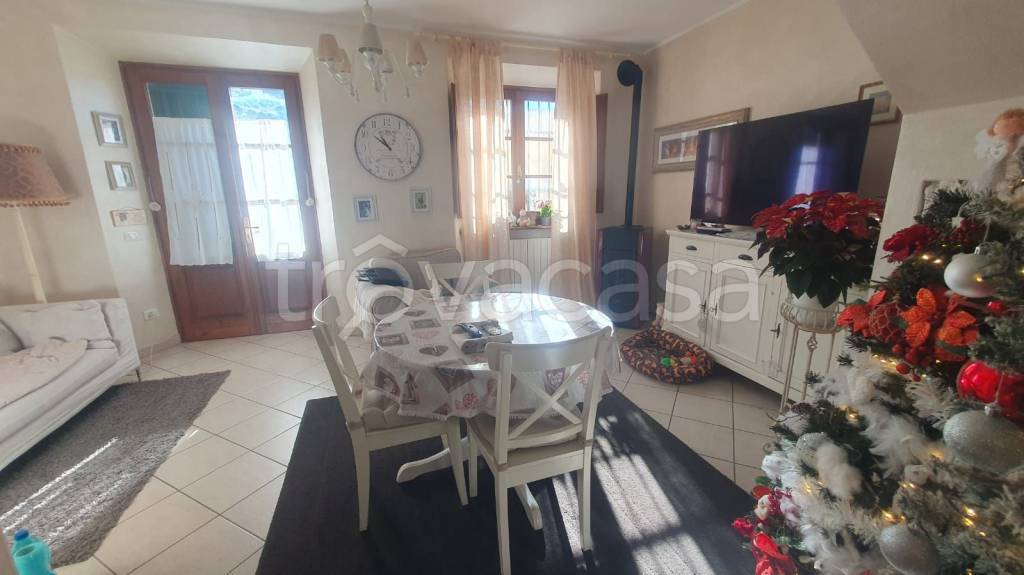 casa indipendente in vendita a Seravezza