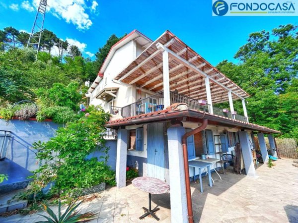 casa indipendente in vendita a Seravezza