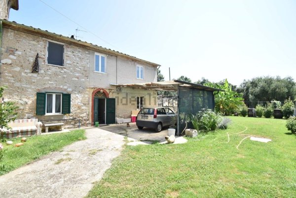 pentavano in vendita a Seravezza in zona Pozzi