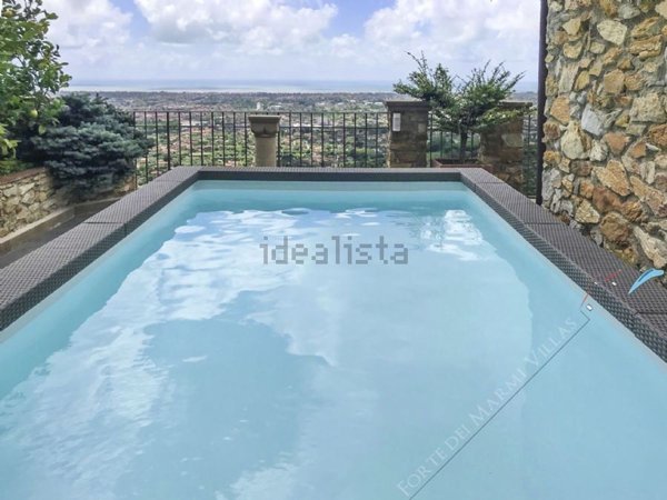casa indipendente in vendita a Seravezza