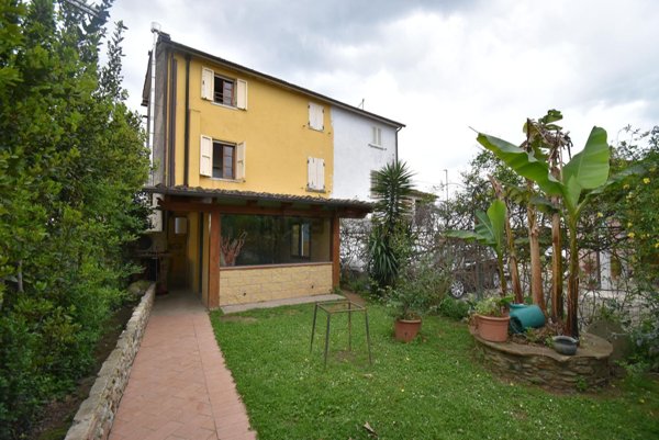 appartamento in vendita a Seravezza in zona Querceta