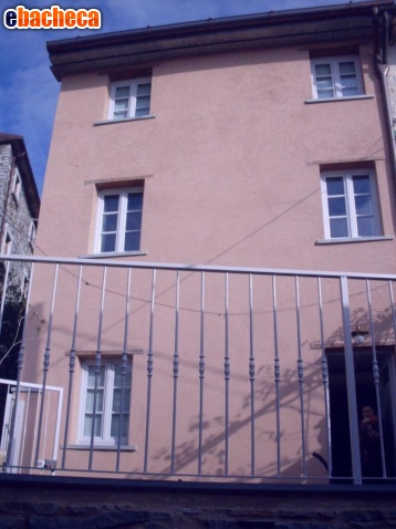 casa indipendente in vendita a Seravezza