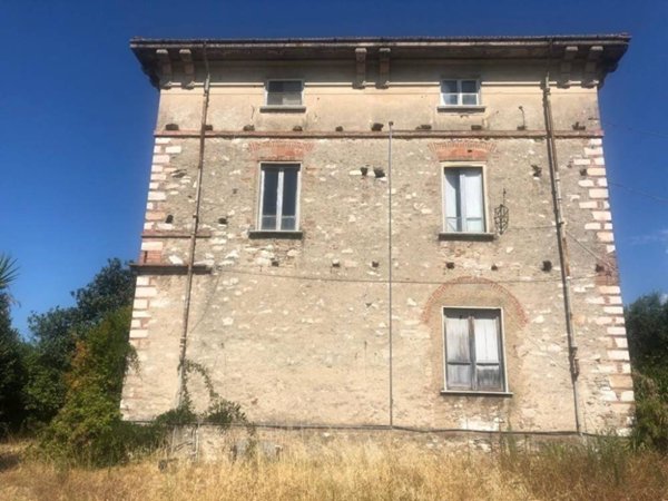 casa indipendente in vendita a Seravezza in zona Querceta