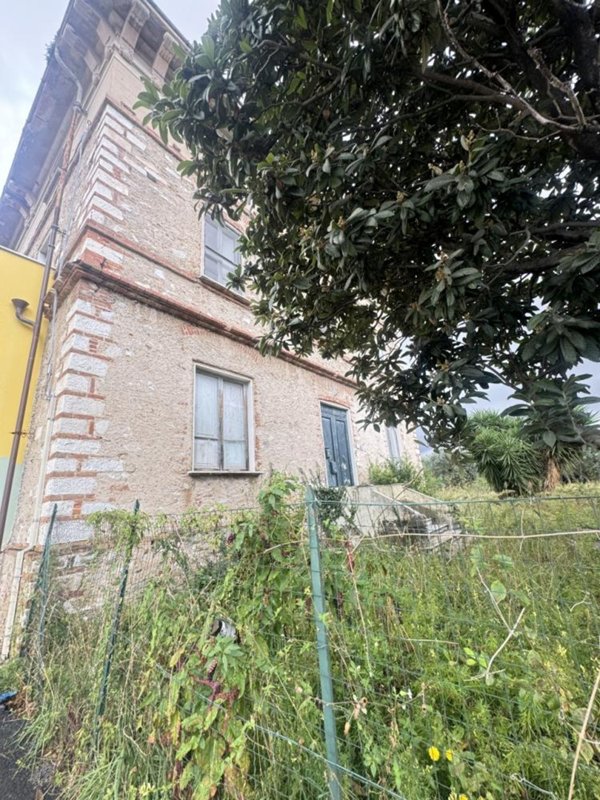 casa indipendente in vendita a Seravezza in zona Querceta