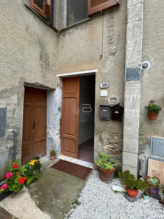 casa indipendente in vendita a Seravezza in zona Pozzi