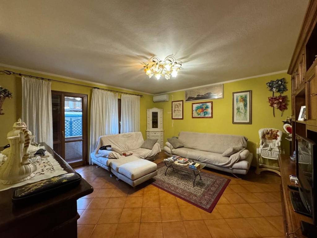 casa indipendente in vendita a Seravezza in zona Querceta