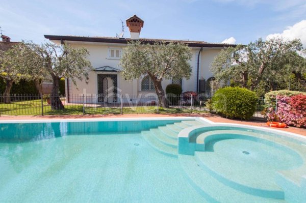 casa indipendente in vendita a Seravezza