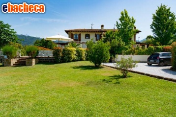casa indipendente in vendita a Seravezza