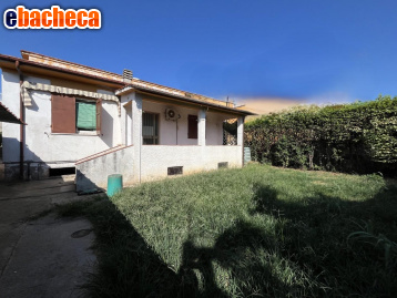 casa indipendente in vendita a Seravezza in zona Pozzi