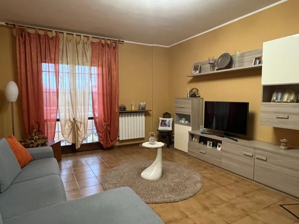 appartamento in vendita a Seravezza in zona Pozzi
