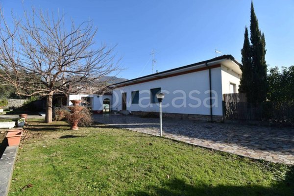 casa indipendente in vendita a Seravezza in zona Pozzi