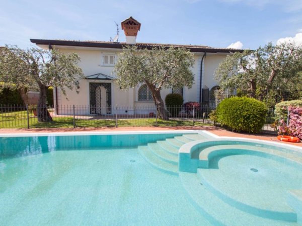 casa indipendente in vendita a Seravezza in zona Ripa