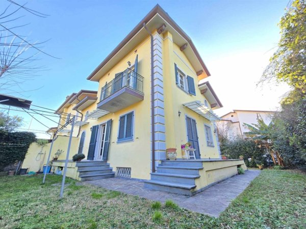 casa indipendente in vendita a Seravezza in zona Querceta