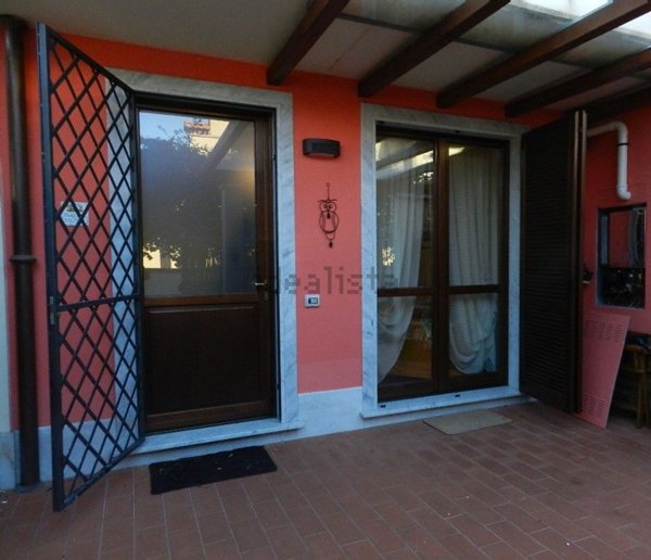 casa indipendente in vendita a Seravezza in zona Querceta