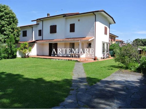 casa indipendente in vendita a Seravezza in zona Querceta