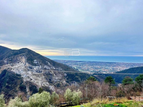 appartamento in vendita a Seravezza in zona Minazzana