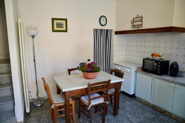 casa indipendente in vendita a Seravezza