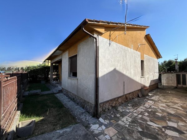 casa indipendente in vendita a Seravezza in zona Pozzi