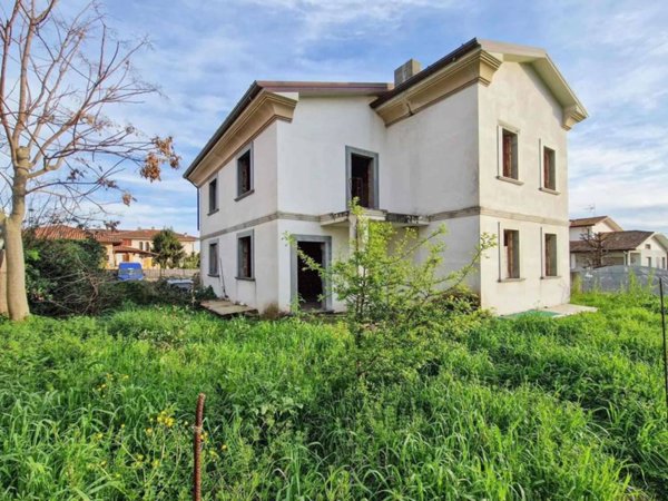 casa indipendente in vendita a Seravezza in zona Querceta