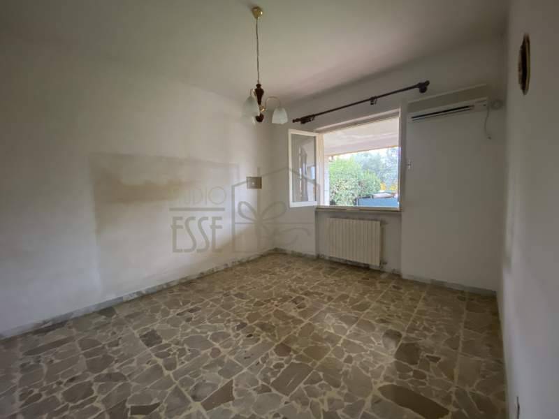 casa indipendente in vendita a Seravezza