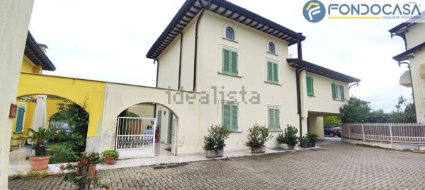 casa indipendente in vendita a Seravezza in zona Pozzi