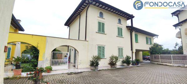 casa indipendente in vendita a Seravezza in zona Pozzi
