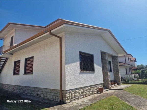 casa indipendente in vendita a Seravezza in zona Pozzi