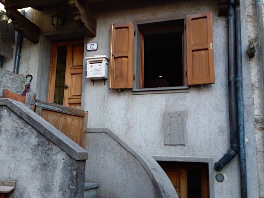 appartamento in vendita a Seravezza in zona Minazzana