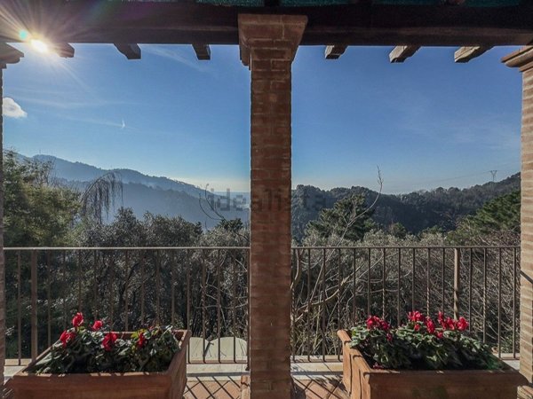 casa indipendente in vendita a Seravezza