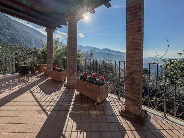 casa indipendente in vendita a Seravezza