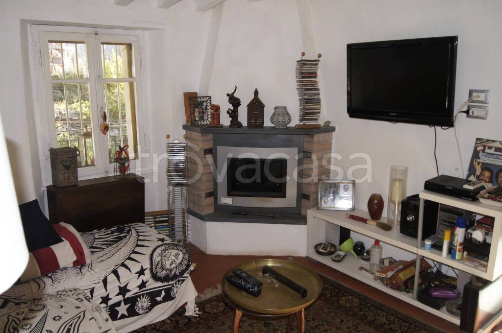 casa indipendente in vendita a Seravezza