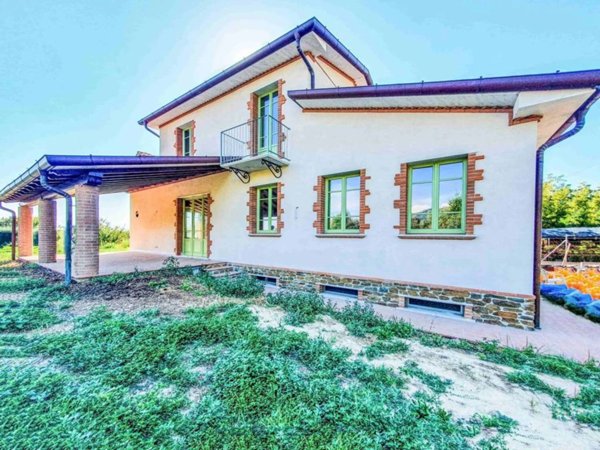 casa indipendente in vendita a Seravezza
