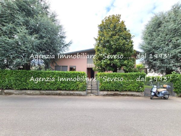 casa indipendente in vendita a Seravezza