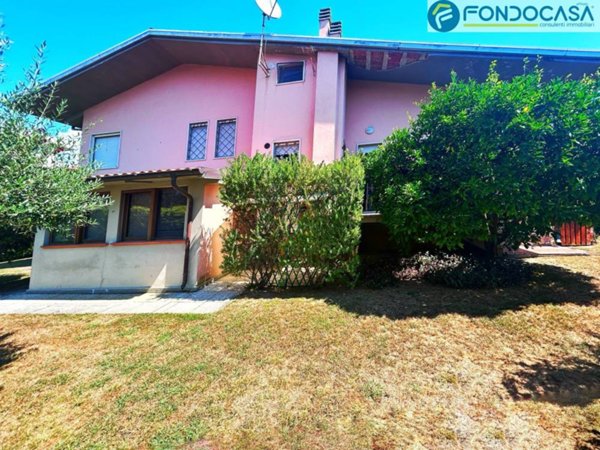 casa indipendente in vendita a Seravezza