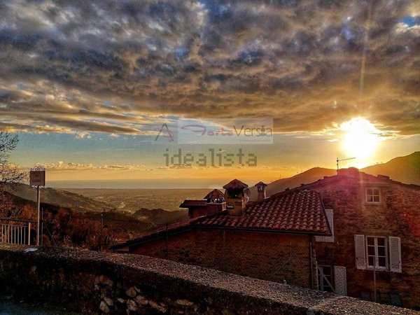 casa indipendente in vendita a Seravezza in zona Giustagnana