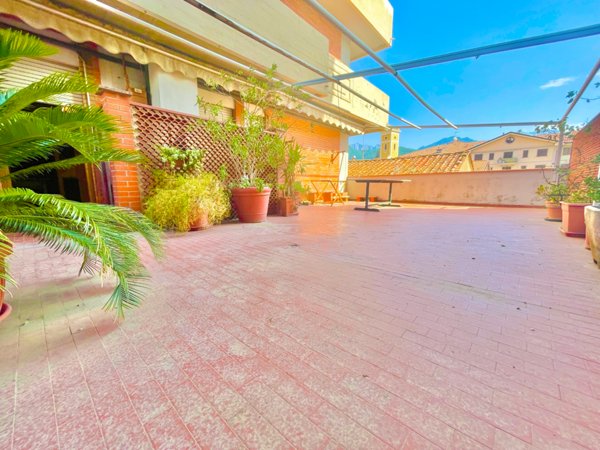 appartamento in vendita a Seravezza in zona Querceta