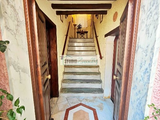 casa indipendente in vendita a Seravezza in zona Pozzi