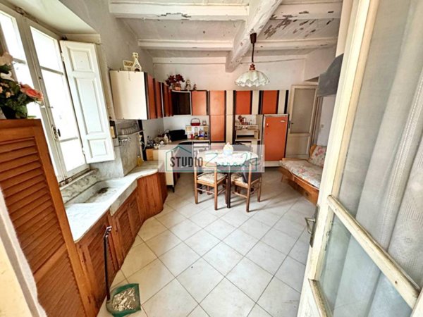 casa indipendente in vendita a Seravezza in zona Pozzi