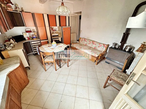 casa semindipendente in vendita a Seravezza in zona Pozzi