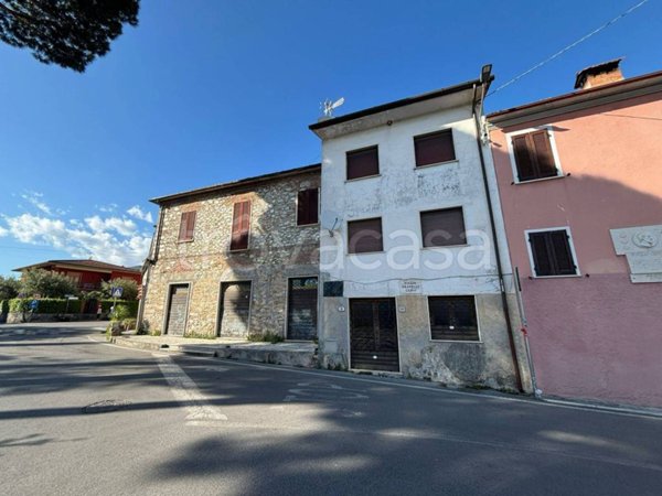 casa semindipendente in vendita a Seravezza in zona Pozzi
