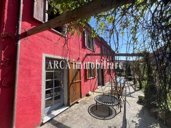 casa indipendente in vendita a Seravezza