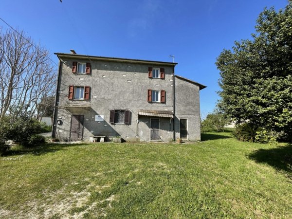 casa indipendente in vendita a Seravezza in zona Pozzi