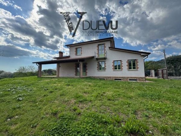 casa indipendente in vendita a Seravezza
