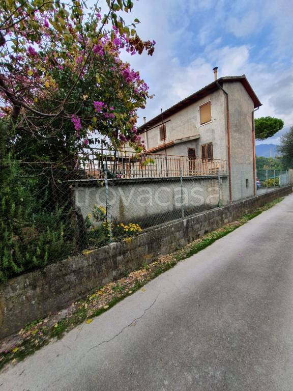 casa indipendente in vendita a Seravezza