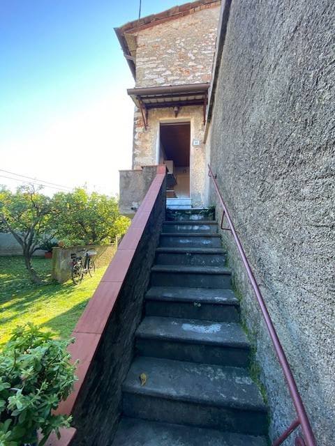 casa indipendente in vendita a Seravezza in zona Pozzi