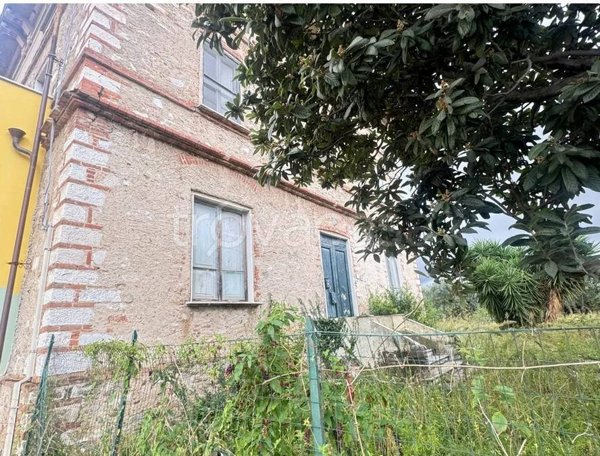 casa indipendente in vendita a Seravezza in zona Querceta