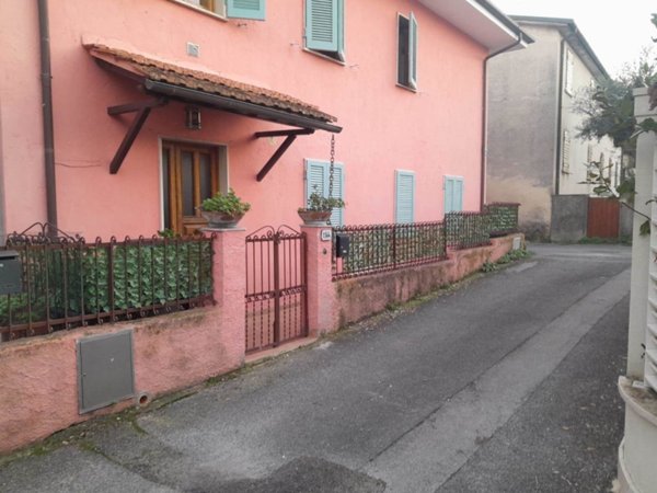 appartamento in vendita a Seravezza in zona Querceta
