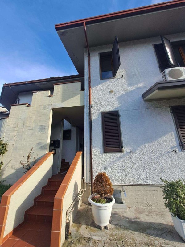 appartamento in vendita a Seravezza in zona Querceta